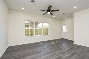 2811 Topiary Ln, Houston, TX 77014 - Photo 6