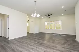 2811 Topiary Ln, Houston, TX 77014 - Photo 8