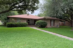 1406 N Dakota St, Baytown, TX 77520 - Photo 2
