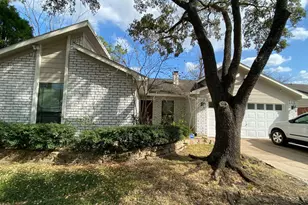 3703 Redwood Falls Dr, Houston, TX 77082 - Photo 4