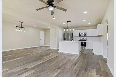 1120 17th Ave North, Texas City, TX 77590 - Photo 6