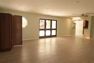 9810 Cliffwood Dr, Houston, TX 77096 - Photo 4