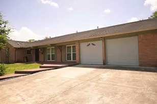 9810 Cliffwood Dr, Houston, TX 77096 - Photo 2