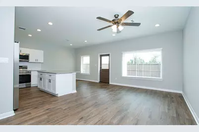 14010 Longstreet Road #4, Willis, TX 77318 - Photo 8