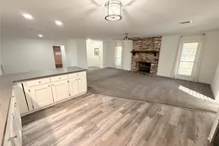 2103 Taylor St, Waller, TX 77484 - Photo 6