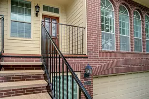2205 Commonwealth St, Houston, TX 77006 - Photo 2