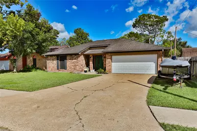 1 Shallowbrook Street, Angleton, TX 77515 - Photo 2