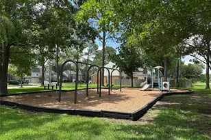 14202 Misty Knoll Ct, Houston, TX 77062 - Photo 36