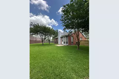 14202 Misty Knoll Court, Houston, TX 77062 - Photo 34