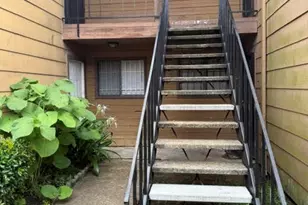 9090 S Braeswood Blvd, Houston, TX 77074 - Photo 1