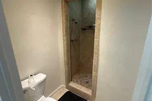 9090 S Braeswood Blvd, Houston, TX 77074 - Photo 18