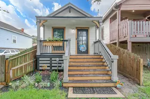 1109 31st St, Galveston, TX 77550 - Photo 1