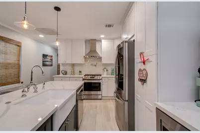 1109 31st Street, Galveston, TX 77550 - Photo 14