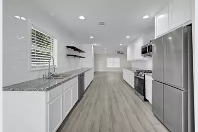 1229 James Street, Deer Park, TX 77536 - Photo 2