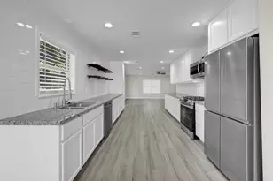 1229 James St, Deer Park, TX 77536 - Photo 2