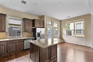 7 Cheswood Manor Court, The Woodlands, TX 77382 - Photo 8