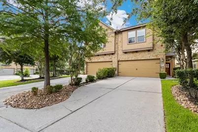 7 Cheswood Manor Court, The Woodlands, TX 77382 - Photo 2