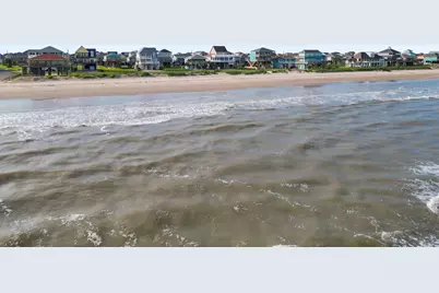 2627 Holiday Drive, Crystal Beach, TX 77650 - Photo 2