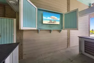 2627 Holiday Dr, Crystal Beach, TX 77650 - Photo 12