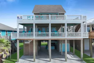 2627 Holiday Dr, Crystal Beach, TX 77650 - Photo 2