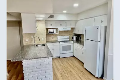 2101 Fountain View Drive #14, Houston, TX 77057 - Photo 2