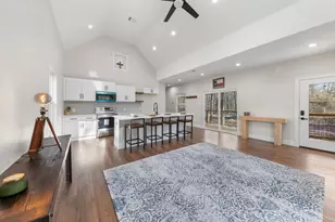 174 Star Dust Dr, Livingston, TX 77351 - Photo 2