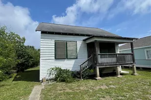 4618 Ave Q 1/2, Galveston, TX 77551 - Photo 2