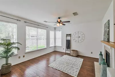 2 Willow Point Place, The Woodlands, TX 77382 - Photo 10
