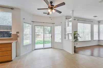2 Willow Point Place, The Woodlands, TX 77382 - Photo 10