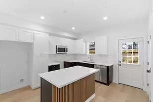 8408 Darien St, Houston, TX 77028 - Photo 14