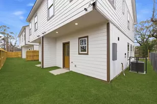 8408 Darien St, Houston, TX 77028 - Photo 34