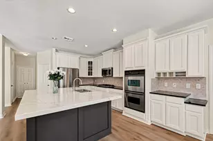 45 Marquise Oaks Pl, The Woodlands, TX 77382 - Photo 6