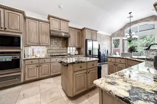 203 Bay Bridge Dr, Sugar Land, TX 77478 - Photo 20