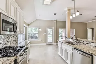 8326 Hunters Village Drive, Humble, TX 77346 - Photo 10