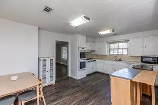 6438 Washington St, Groves, TX 77619 - Photo 16