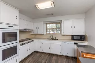 6438 Washington St, Groves, TX 77619 - Photo 8