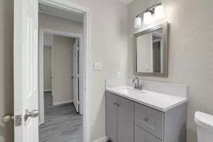 9409 Fairland Dr, Houston, TX 77051 - Photo 16