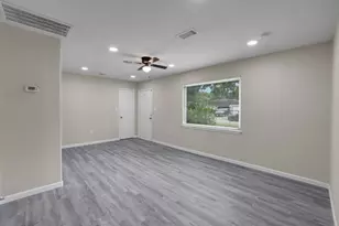 9409 Fairland Dr, Houston, TX 77051 - Photo 8