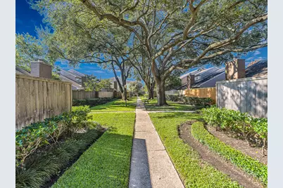 13833 Hollowgreen Drive, Houston, TX 77082 - Photo 2