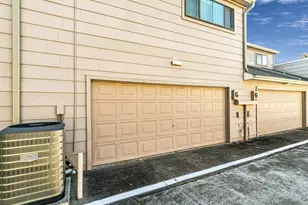 13833 Hollowgreen Dr, Houston, TX 77082 - Photo 32