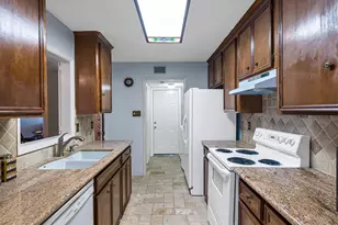 13833 Hollowgreen Dr, Houston, TX 77082 - Photo 18