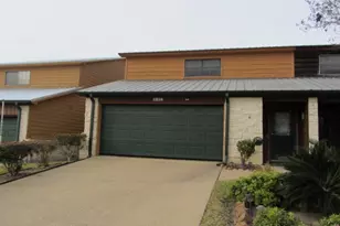 1914 20th St, Huntsville, TX 77340 - Photo 2