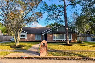 1203 Middlecreek St, Friendswood, TX 77546 - Photo 1