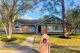 1203 Middlecreek St, Friendswood, TX 77546 - Photo 2