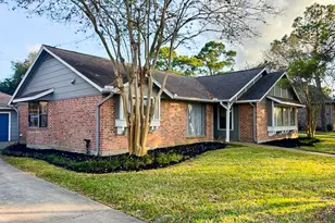 1203 Middlecreek St, Friendswood, TX 77546 - Photo 4