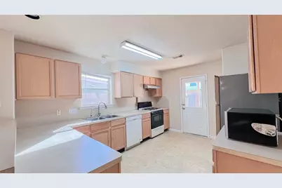 7226 Shaman Lane, Houston, TX 77083 - Photo 6