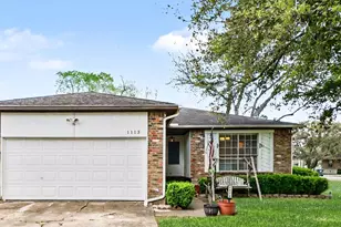 1113 Un Vly Dr, Pearland, TX 77581 - Photo 2