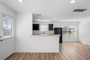 14538 Broadbury Pond Rd, Houston, TX 77583 - Photo 8