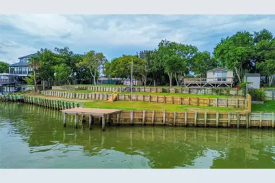 3014 Bay Oaks Harbor Drive, Baytown, TX 77523 - Photo 4