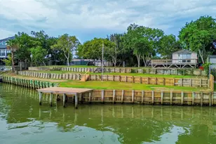 3014 Bay Oaks Harbor Dr, Baytown, TX 77523 - Photo 4